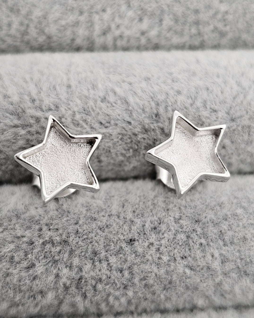 Solid Star Earrings