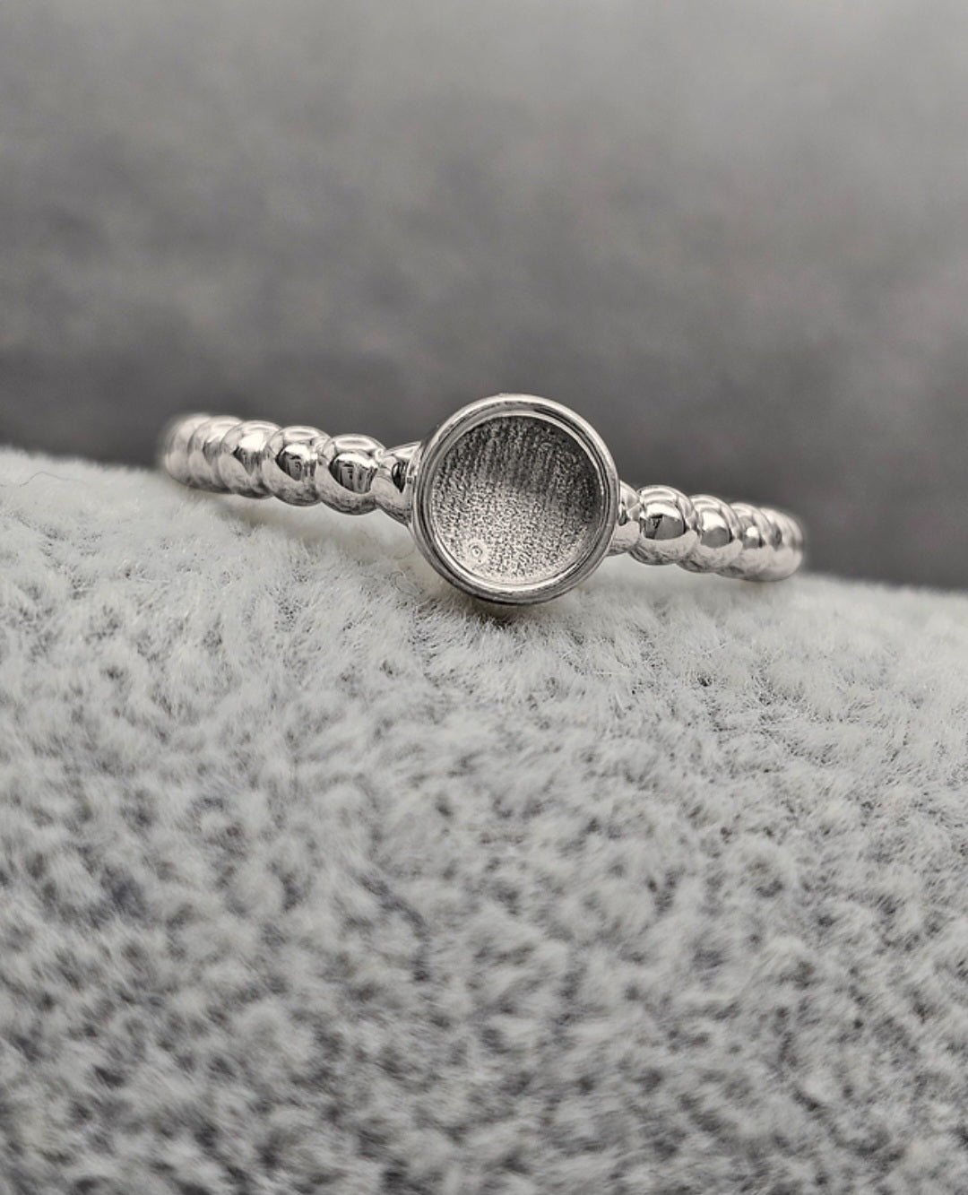 Round Bobble Ring