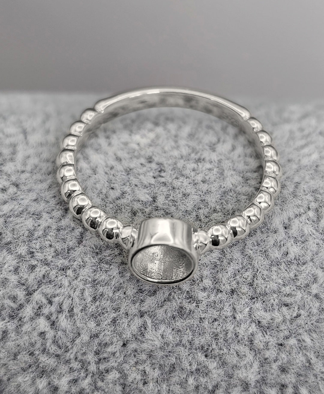 Round Bobble Ring