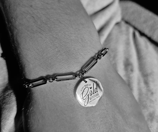 Ivy Disc Bracelet - Heart Made of gold, attitude kinda savage though